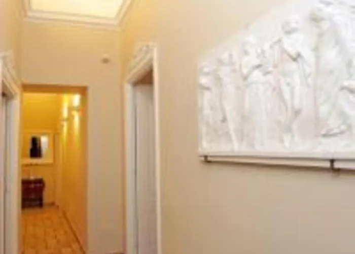 Madonna De' Monti Suites - Daplace CollectionAlbergo